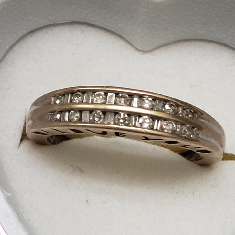 Estate 10k gold "I love you " 26 diamonds  wedding band Ring